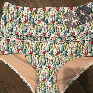 Medium nwt flower fields